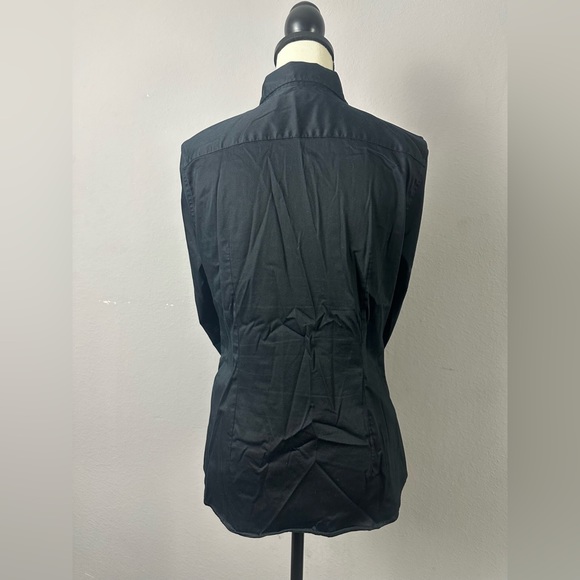 Black Banana Republic Women’s Tailored Fit button up - Picture 4 of 8